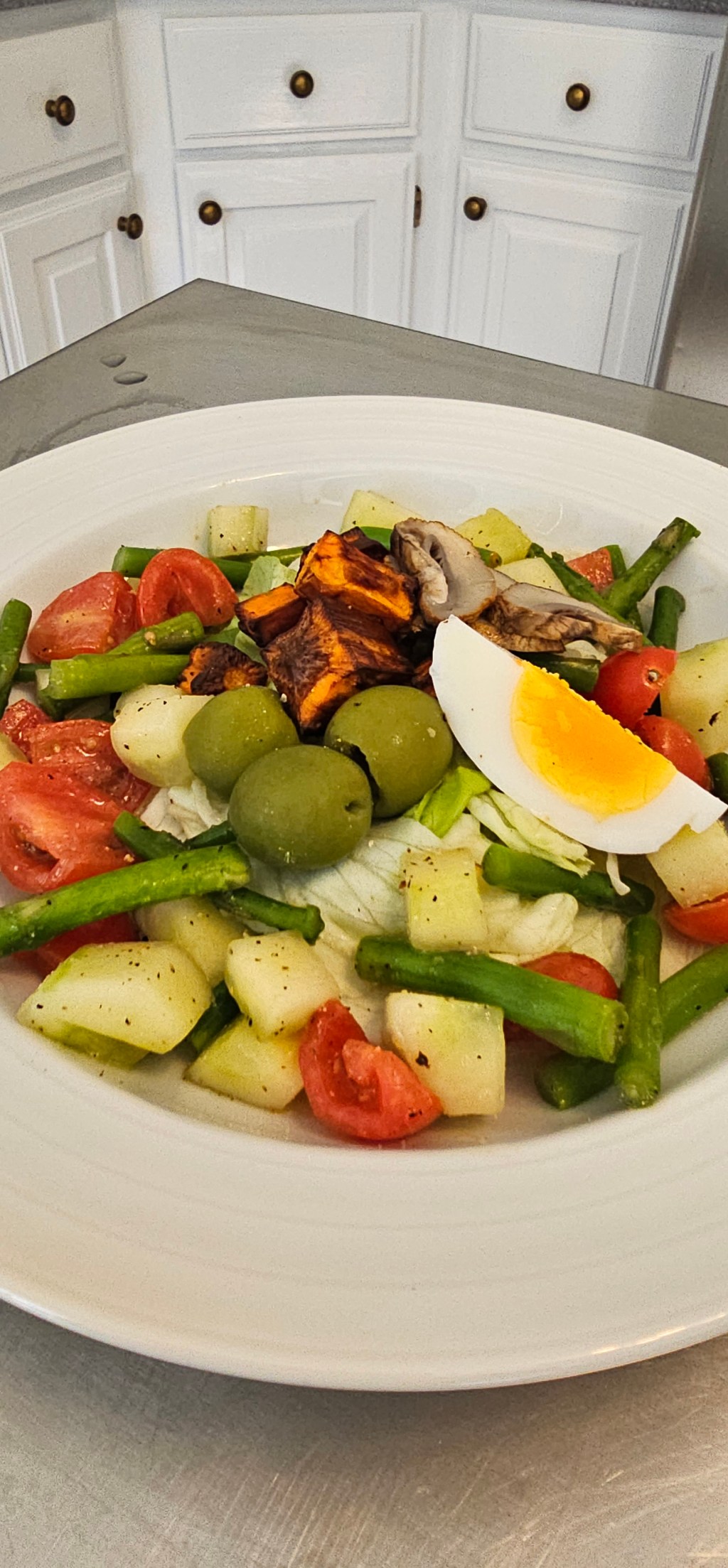 Niçoise-Inspired Salad with Roasted Carrots & Mushrooms (No Potatoes or&nbsp;Tuna)